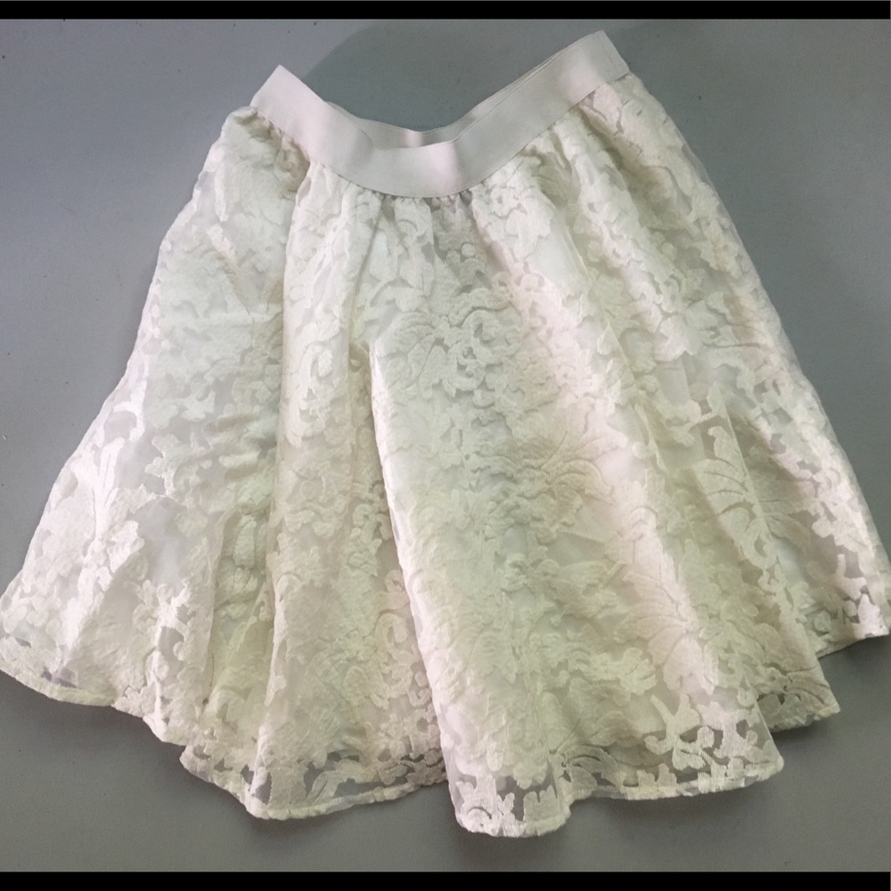 Forever 21 Lace Skirt Elastic Waist Lined Ivory